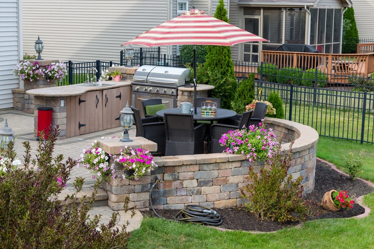 How To Build Your Dream Outdoor KitchenImage